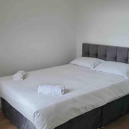 Catherine 5 Bedroom House Crewe Exteriör bild