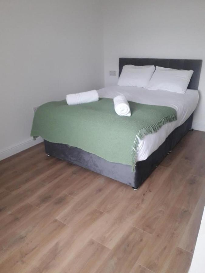 Catherine 5 Bedroom House Crewe Exteriör bild