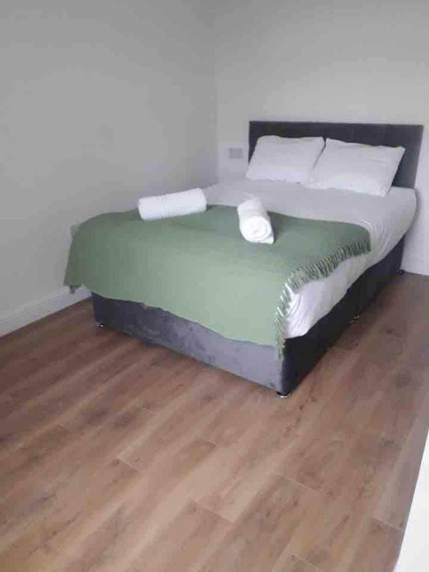 Catherine 5 Bedroom House Crewe Exteriör bild